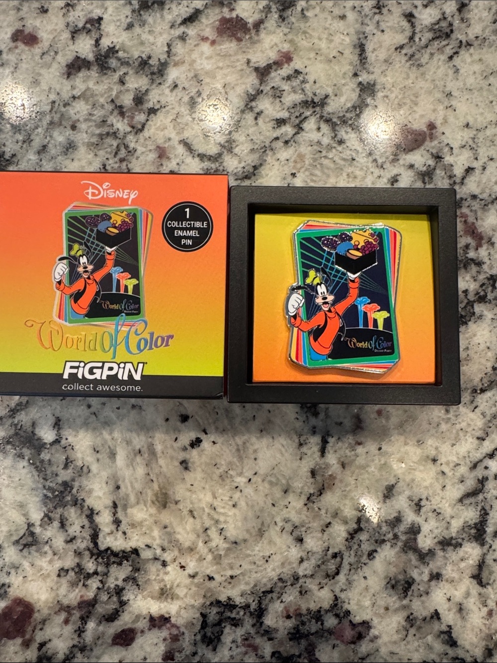 Disney FigPin World of Color Goofy Enamel Pin - Common Full Color